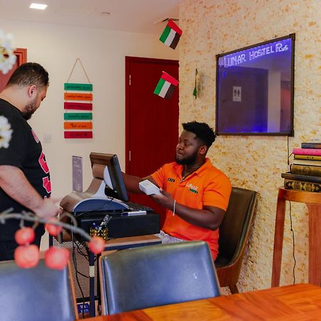 Lunar Hostel Plus Dubai Eksteriør billede