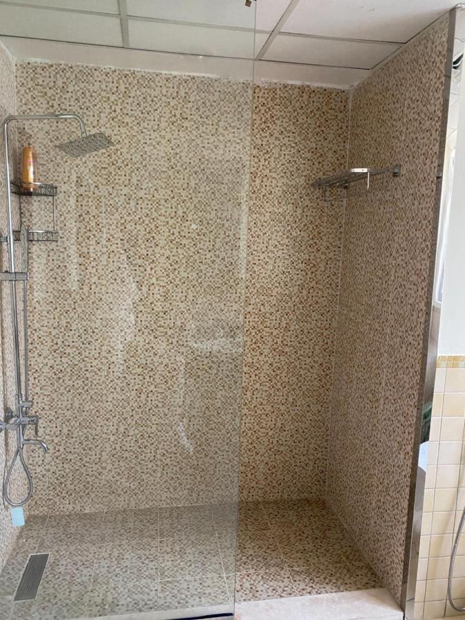 Lunar Hostel Plus Dubai Eksteriør billede