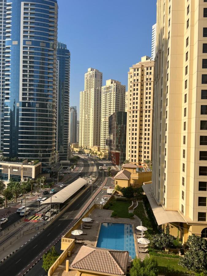Lunar Hostel Plus Dubai Eksteriør billede
