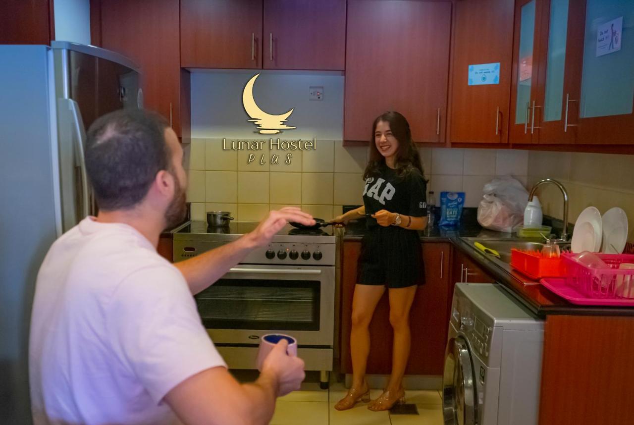 Lunar Hostel Plus Dubai Eksteriør billede